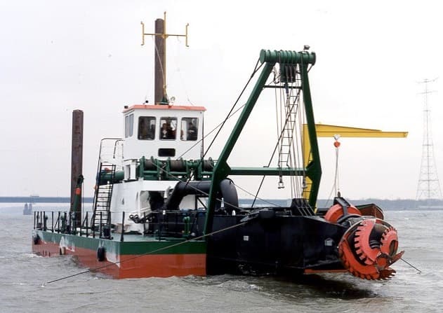 Trailing Suction Hopper Dredger
